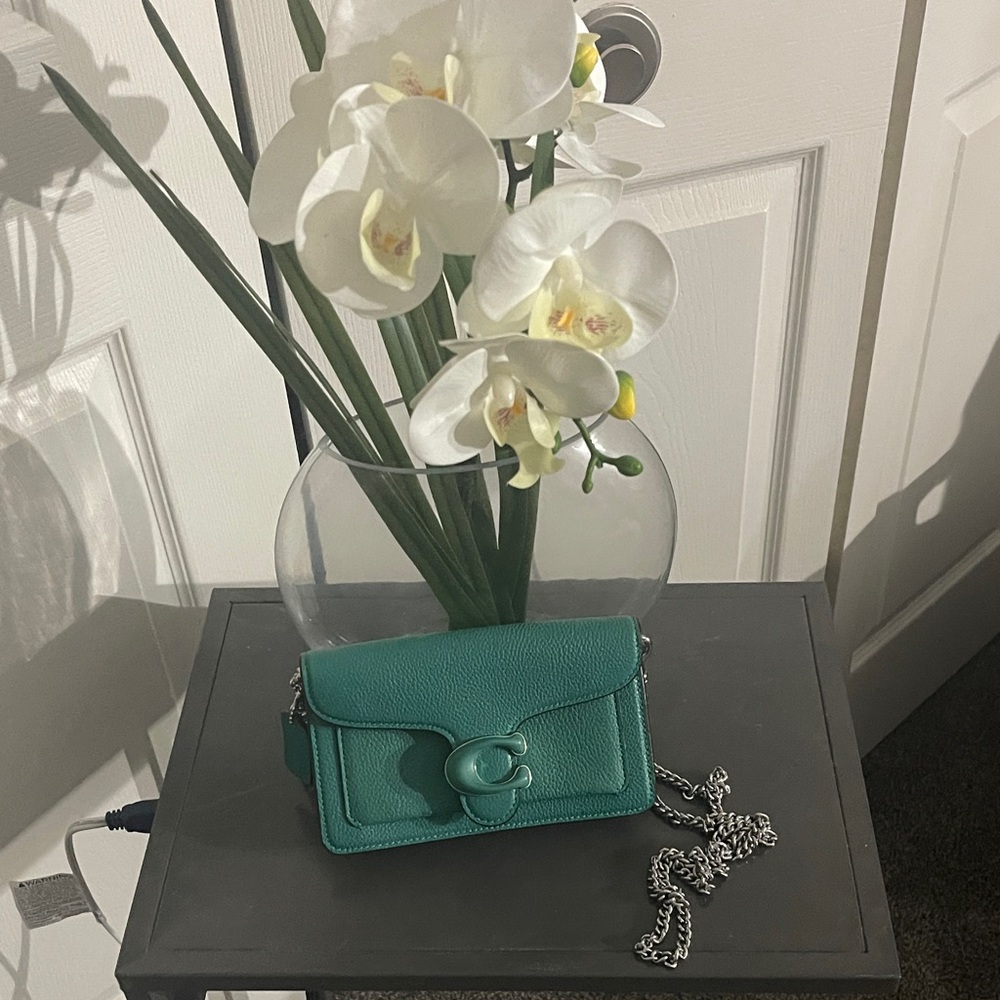 Elegant Teal Shoulder Bag with Silver Chain